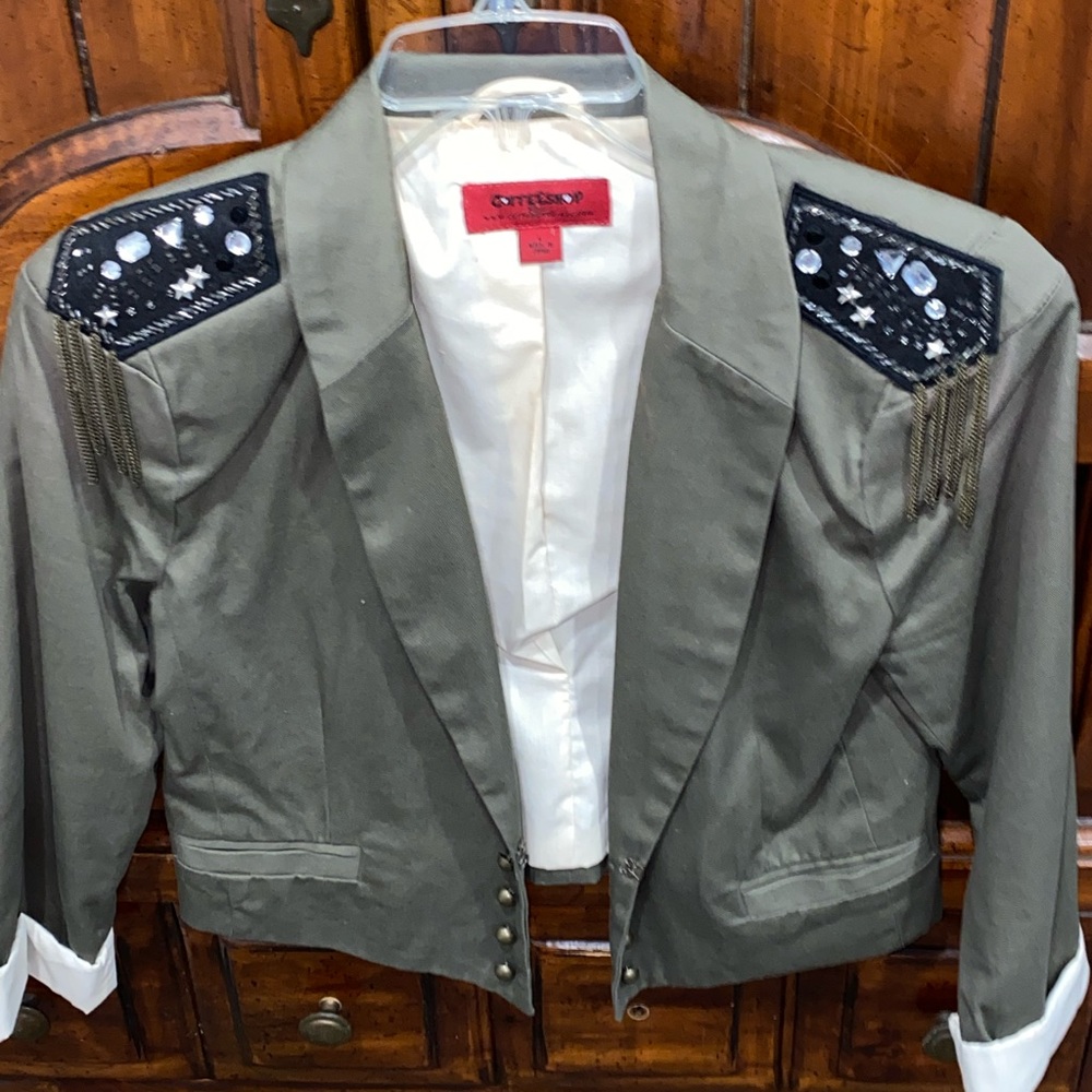 Blazer - Picture 10 of 14